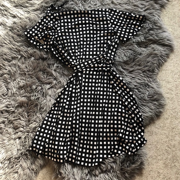 NWT Ann Taylor Flutter Sleeve Wrap Dress - Picture 4 of 8